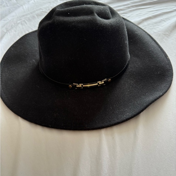 Elegant Black Wide-Brim Hat - Picture 3 of 5